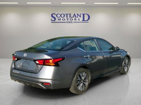 Used 2023 Nissan Altima 2.5 SV FWD image 6