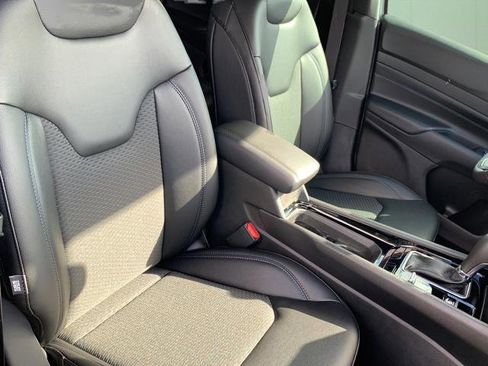 New 2026 Jeep Compass Latitude image 42