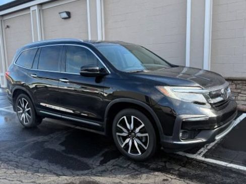 Used 2019 Honda Pilot Touring image 3