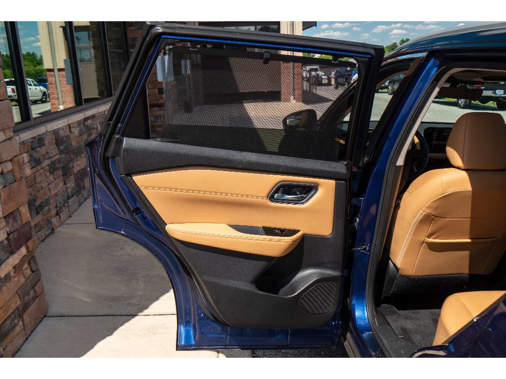 Used 2023 Nissan Rogue Platinum w/ Platinum Premium Package AWD/4WD image 19