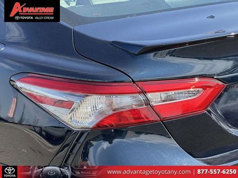 Used 2019 Toyota Camry SE w/ Convenience Package image 13