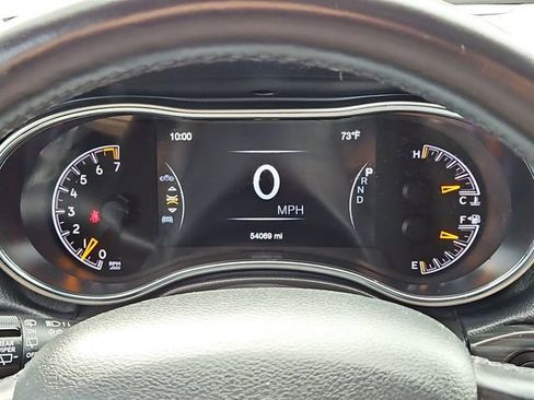 Used 2022 Jeep Grand Cherokee Laredo X AWD/4WD image 3