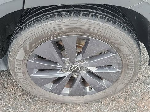 Used 2023 Volkswagen Taos S image 7