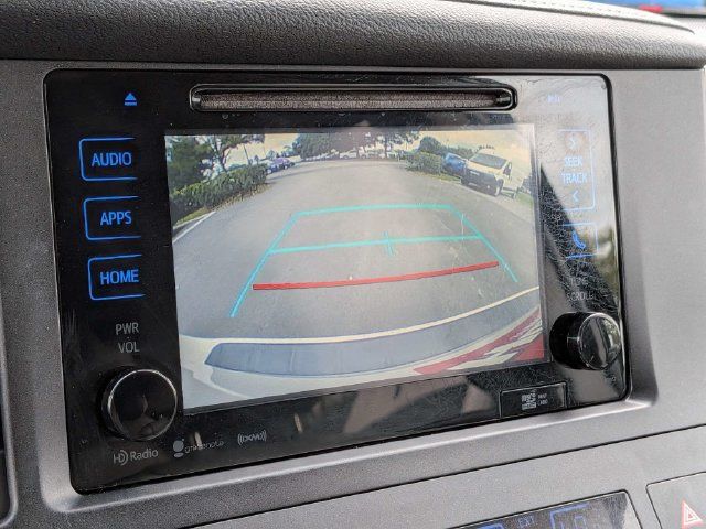 Used 2017 Toyota Sienna XLE Premium FWD image 25