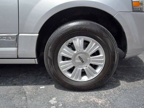 Used 2014 Lincoln Navigator 2WD image 39