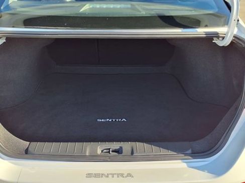 Used 2024 Nissan Sentra SR w/ SR Premium Package image 11