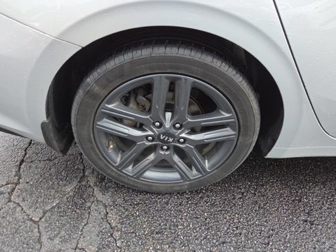 Used 2020 Kia Forte EX w/ EX Special Edition FWD image 9