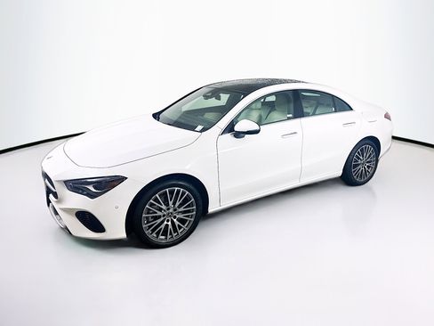 Used 2025 Mercedes-Benz CLA 250 image 4