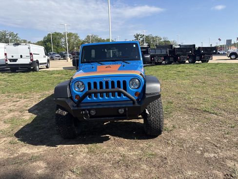 Used 2011 Jeep Wrangler Unlimited Sport AWD/4WD image 3