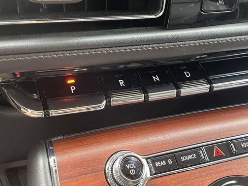 Certified 2023 Lincoln Aviator Reserve w/ Equipment Group 201A RWD image 38