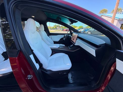 Used 2023 Tesla Model X image 31