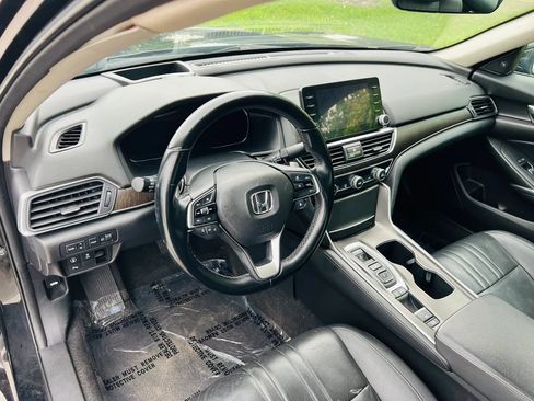 Used 2021 Honda Accord Touring image 10