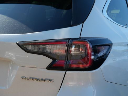 Used 2023 Subaru Outback Premium AWD/4WD image 8