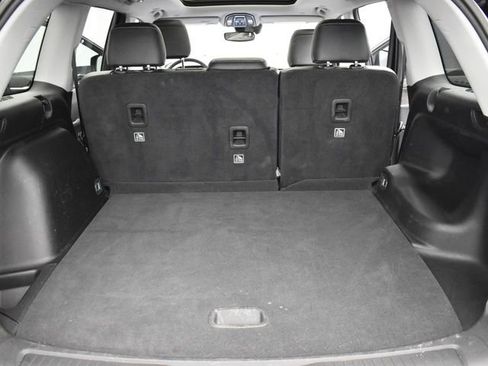 Used 2023 Jeep Grand Cherokee Limited image 12