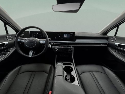 New 2025 Hyundai Sonata Limited image 13