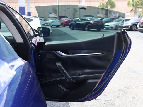 Used 2016 Maserati Ghibli RWD image 14