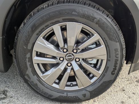 New 2025 Nissan Pathfinder SV w/ Cargo Package image 9