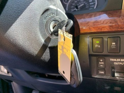 Used 2017 Toyota Tundra 1794 Edition image 33