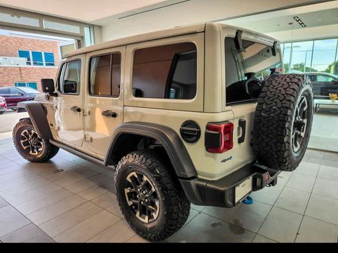 Used 2024 Jeep Wrangler Unlimited Rubicon 4xe w/ Technology Group AWD/4WD image 8
