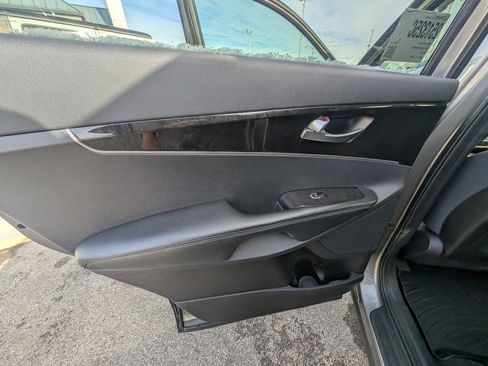 Used 2016 Kia Sorento LX w/ LX Convenience Package image 16