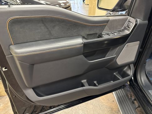 Used 2023 Ford F150 Platinum image 26