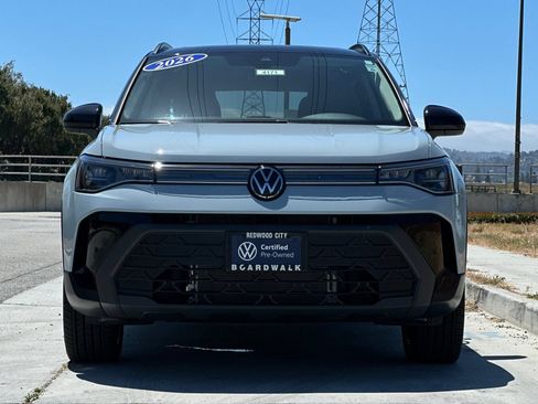 Certified 2026 Volkswagen Taos SE AWD/4WD image 9