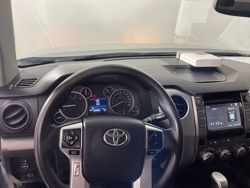 Used 2017 Toyota Tundra SR5 w/ SR5 Upgrade Package RWD image 18
