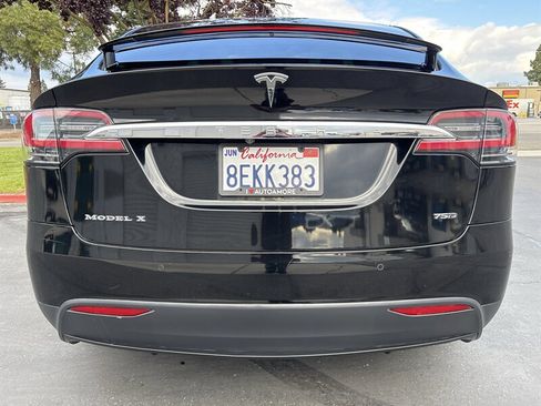 Used 2018 Tesla Model X 75D AWD/4WD image 9