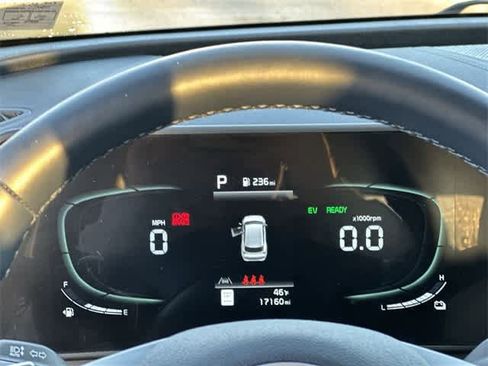 Used 2023 Kia Sportage EX image 6