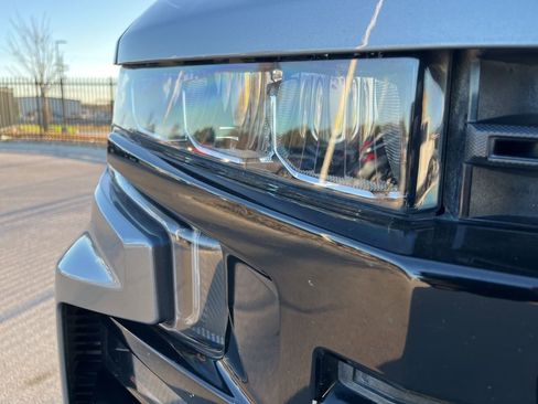 Used 2021 Chevrolet Silverado 1500 LT Trail Boss w/ Bed Protection Package image 13