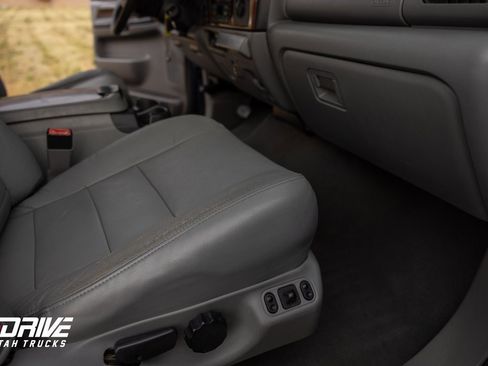 Used 2006 Ford F250 Lariat image 18