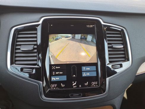 Used 2021 Volvo XC90 T6 Momentum w/ Protection Package image 19