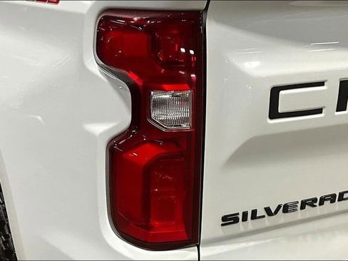 Used 2021 Chevrolet Silverado 1500 Custom Trail Boss w/ LPO, Dark Essentials Package AWD/4WD image 19