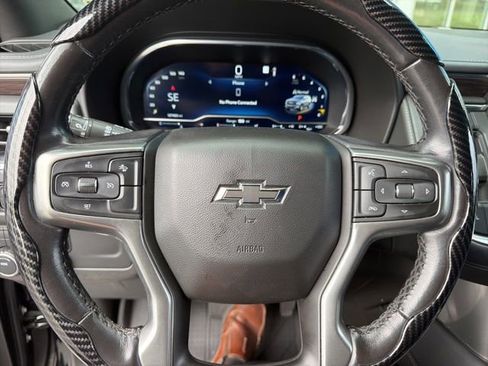 Used 2022 Chevrolet Suburban Z71 AWD/4WD image 9