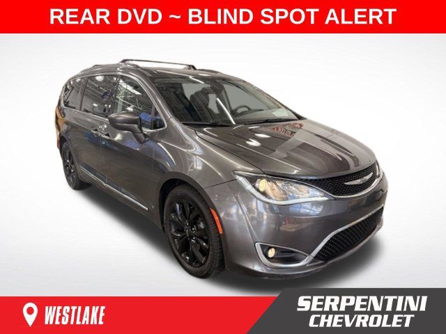 Used 2017 Chrysler Pacifica Touring-L Plus w/ Tire & Wheel Group FWD image 1