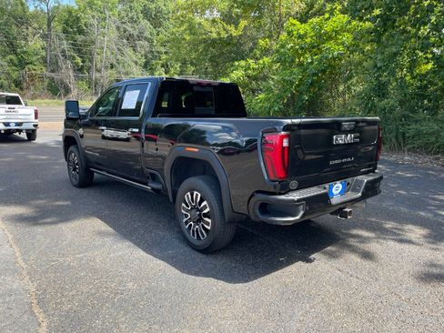 Used 2024 GMC Sierra 2500 Denali Ultimate w/ Max Trailering Package AWD/4WD image 3