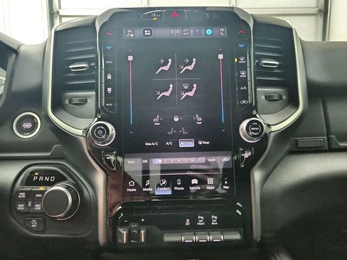 New 2026 RAM 1500 4x4 Crew Cab image 28