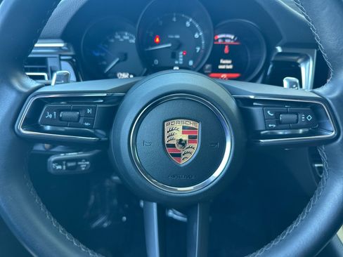 Used 2023 Porsche Macan AWD/4WD image 23