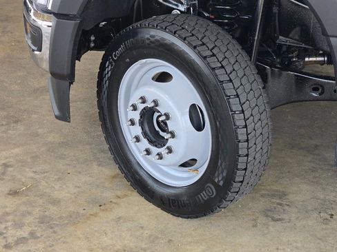 New 2025 Ford F450 XLT image 26