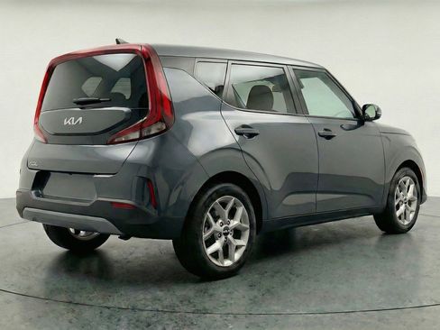 Used 2025 Kia Soul LX w/ LX Technology Package FWD image 9