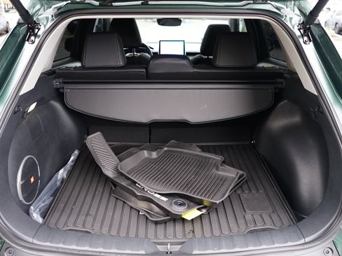 Used 2026 Toyota Corolla Cross XLE image 9