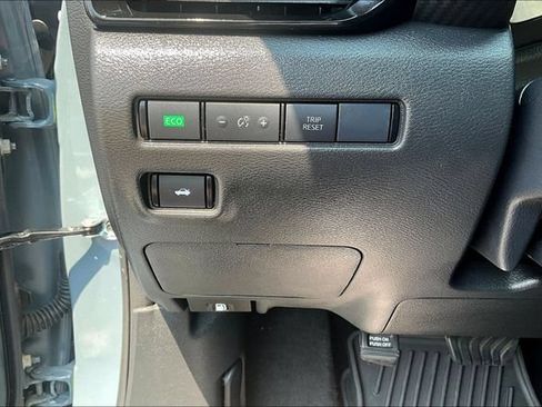 Used 2025 Nissan Sentra SV w/ All-Weather Package FWD image 14