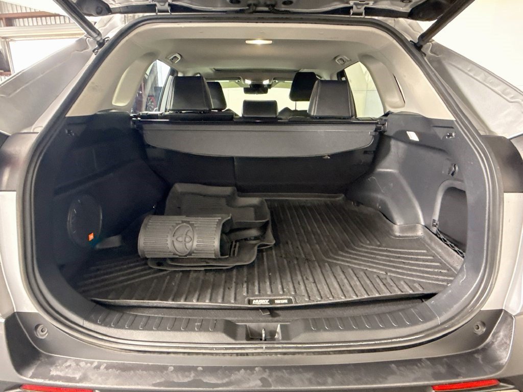 Used 2022 Toyota RAV4 Limited AWD/4WD image 34