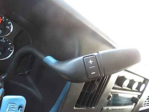 Used 2015 Chevrolet Express 2500 RWD image 13