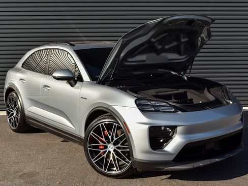 Certified 2025 Porsche Macan 4S Electric w/ Premium Package image 34