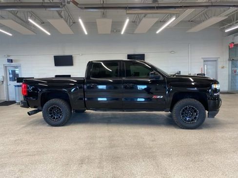 Used 2017 Chevrolet Silverado 1500 LTZ Z71 w/ Midnight Edition image 4