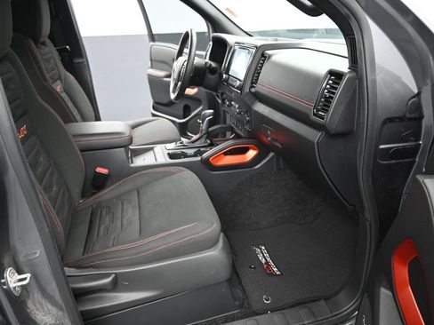 Used 2023 Nissan Frontier PRO-4X w/ Pro Convenience Package image 17