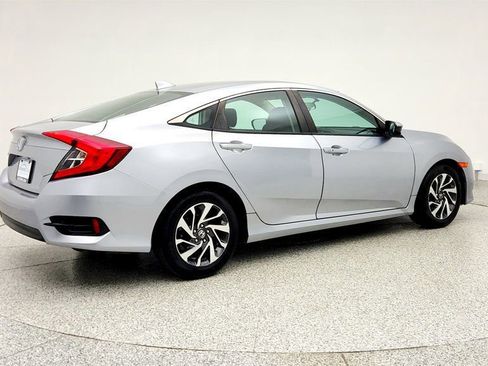Used 2017 Honda Civic EX image 5