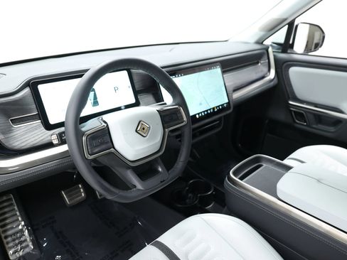Used 2024 Rivian R1S Adventure AWD/4WD image 2