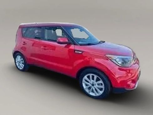 Used 2018 Kia Soul + FWD image 17
